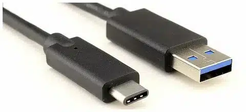 “Close-up of USB-C to USB-A cable supporting USB 3.1 data transfer and charging”