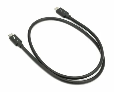 Short USB-C cable highlighting performance benefits at reduced length.