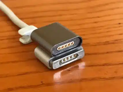 Comparison of MagSafe 1 and MagSafe 2 charging connectors