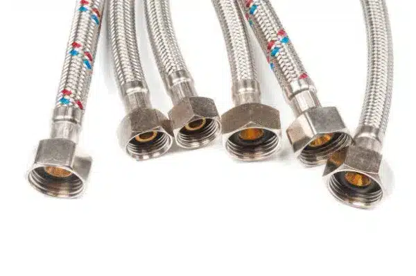 RF cables featuring durable metal connectors for stable connection.